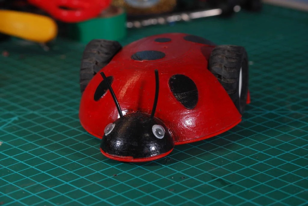 ladybug 150 gram plastic class combat robot