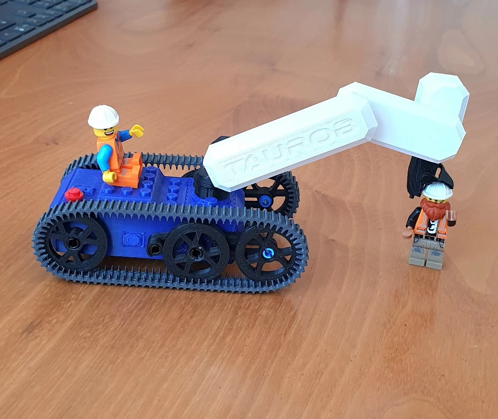 Taurob Operator Robot (LEGO compatible)