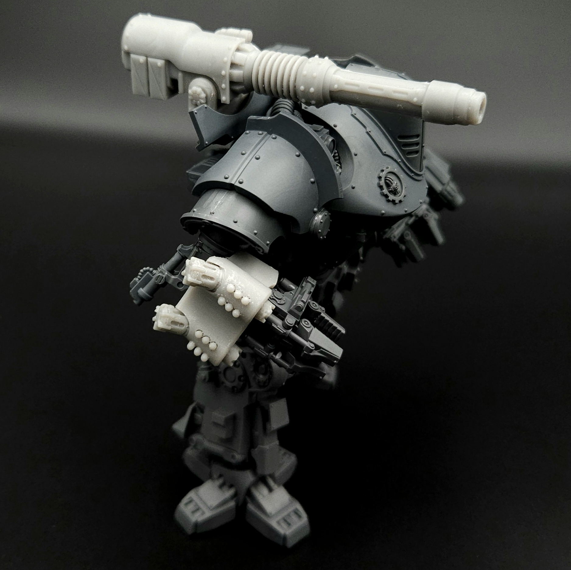 HEAVY LASER CANON AND WRIST GRAV FOR MECH ROBOT