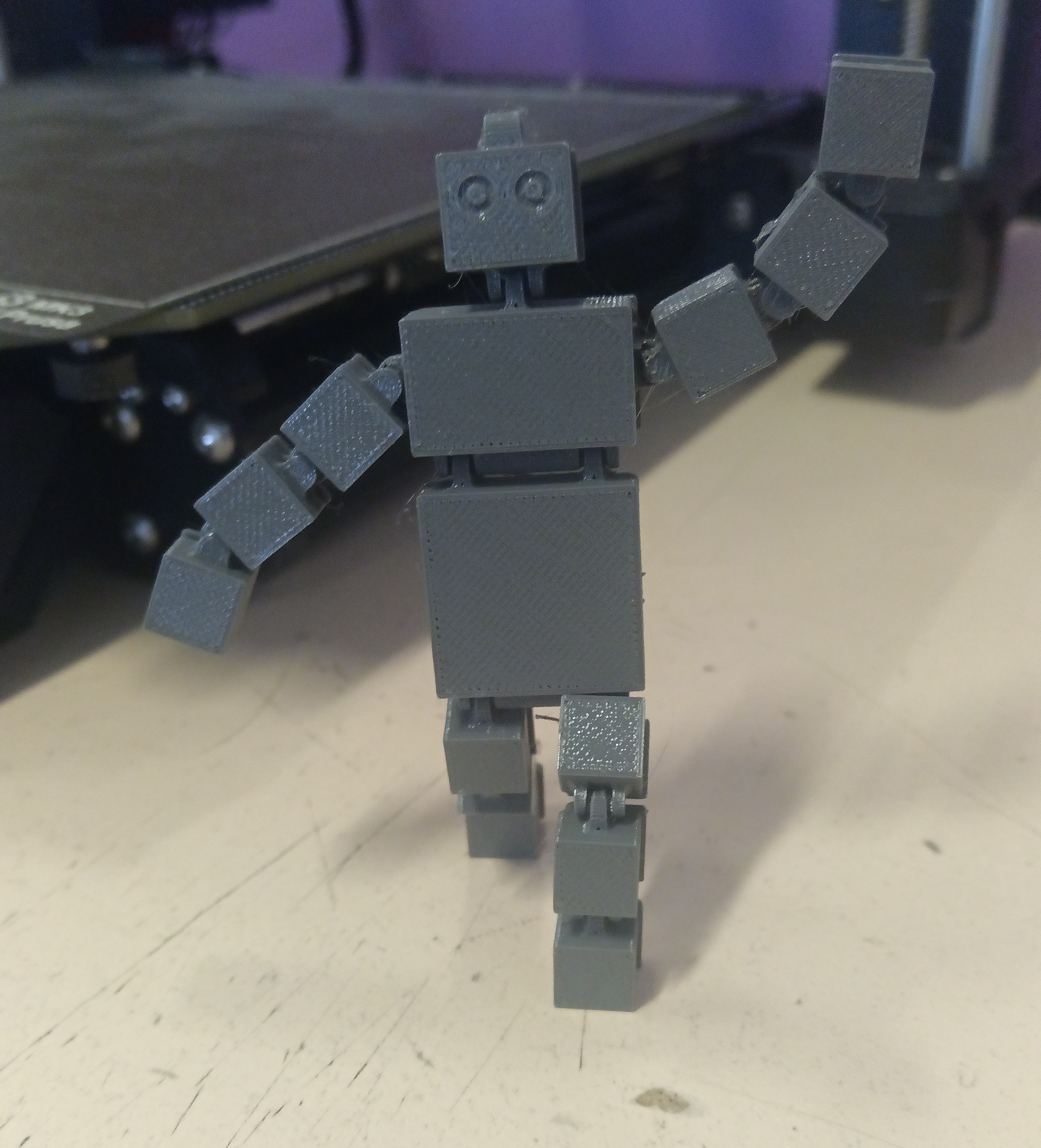 ARTICULATED ROBOT TOY