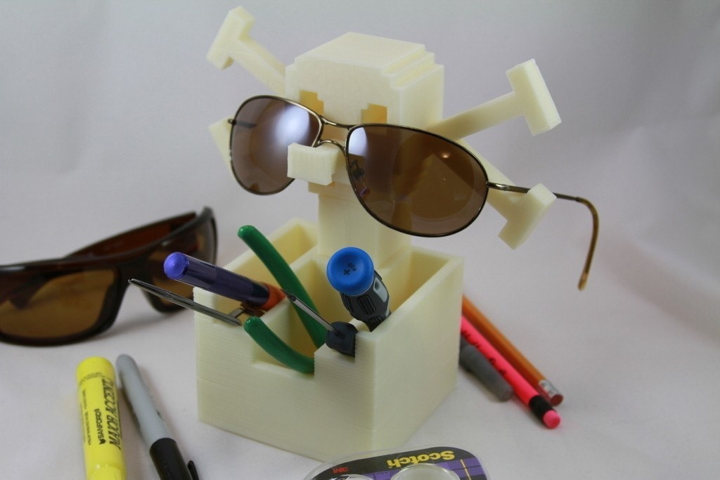 SKULLY THE 8 BIT ORGANIZER