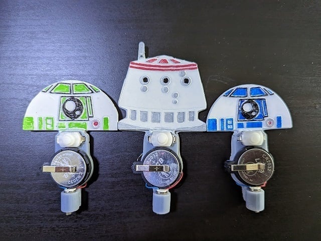 R2D2 and R5D4 themed scribblebots