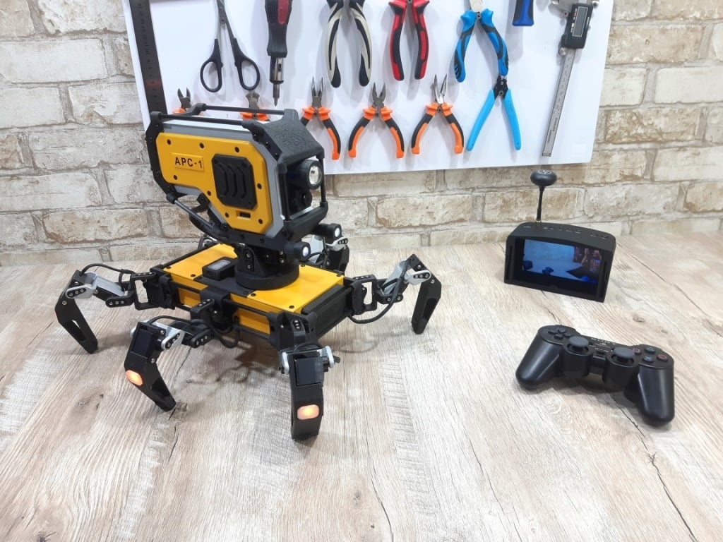APC - 1 (Search and rescue walking robot)