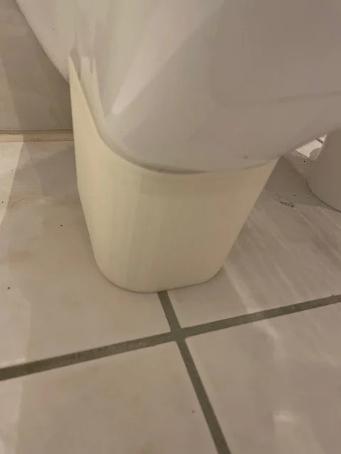 Toilet distancer for vacuum cleaner robot