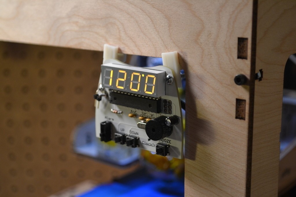 CLOCKIT MAKERBOT MOUNTING BRACKETS