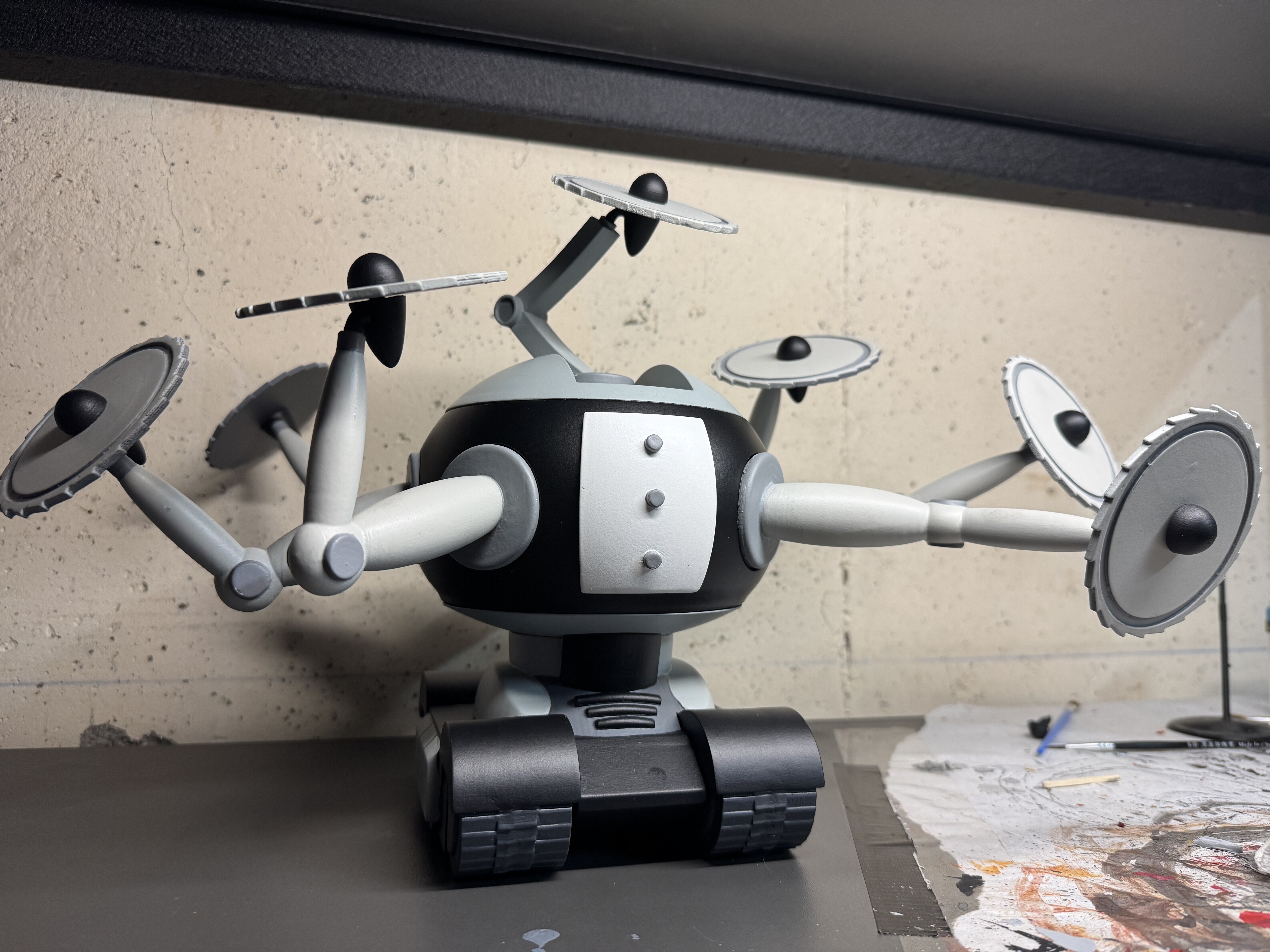 TECHNODROME SPINNING BLADE TUXEDO ROBOT