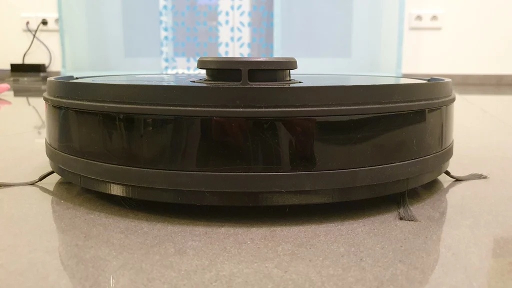 Bumper Unterbauspoiler / Erweiterung / Tieferlegung für Ecovacs Deebot Ozmo 950 zum besseren Fahrverhalten bei Schwingstühlen / Freischwinger Stühlen
