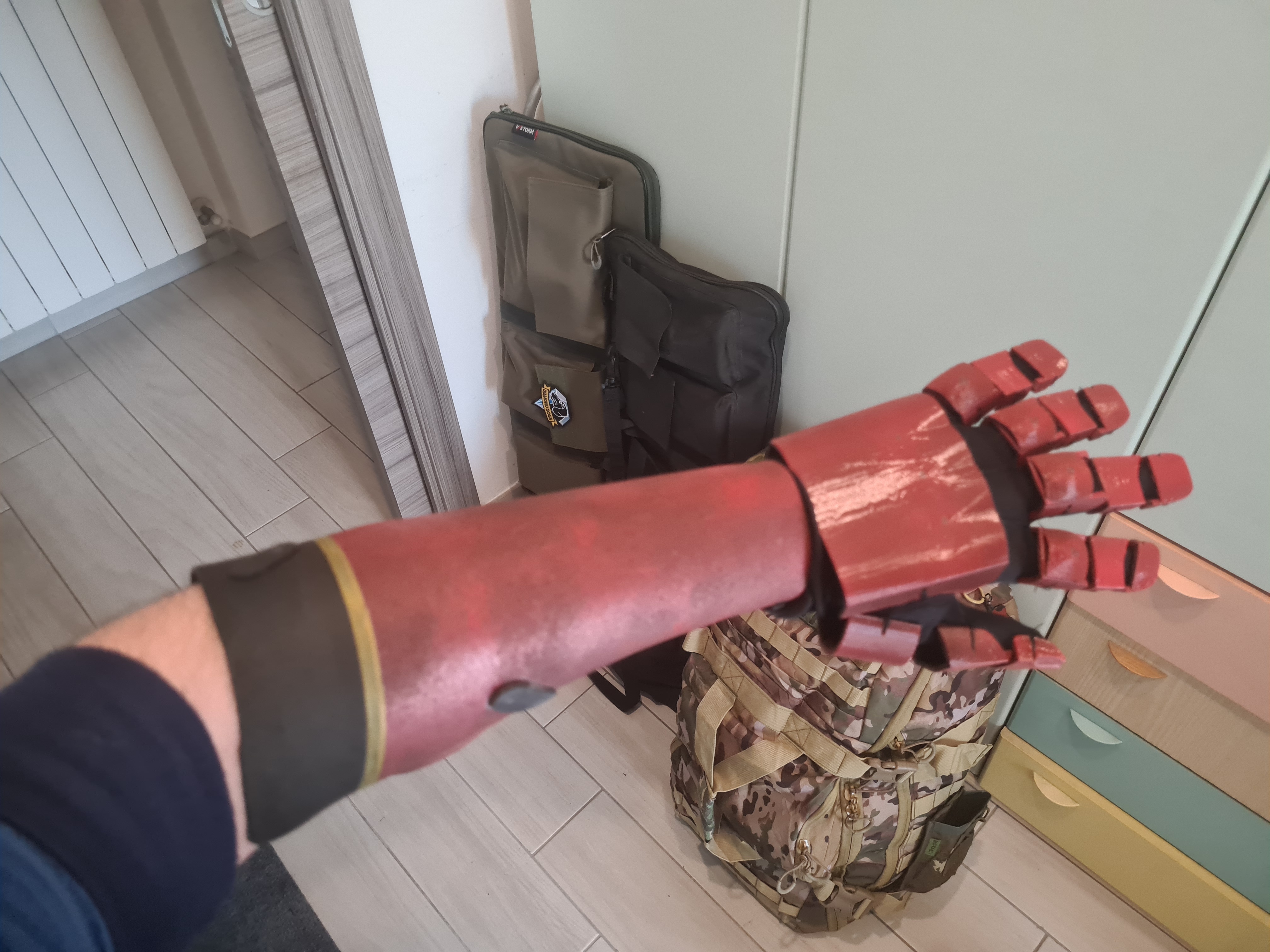 METAL GEAR SOLID VENOM SNAKE'S HAND GLOVE