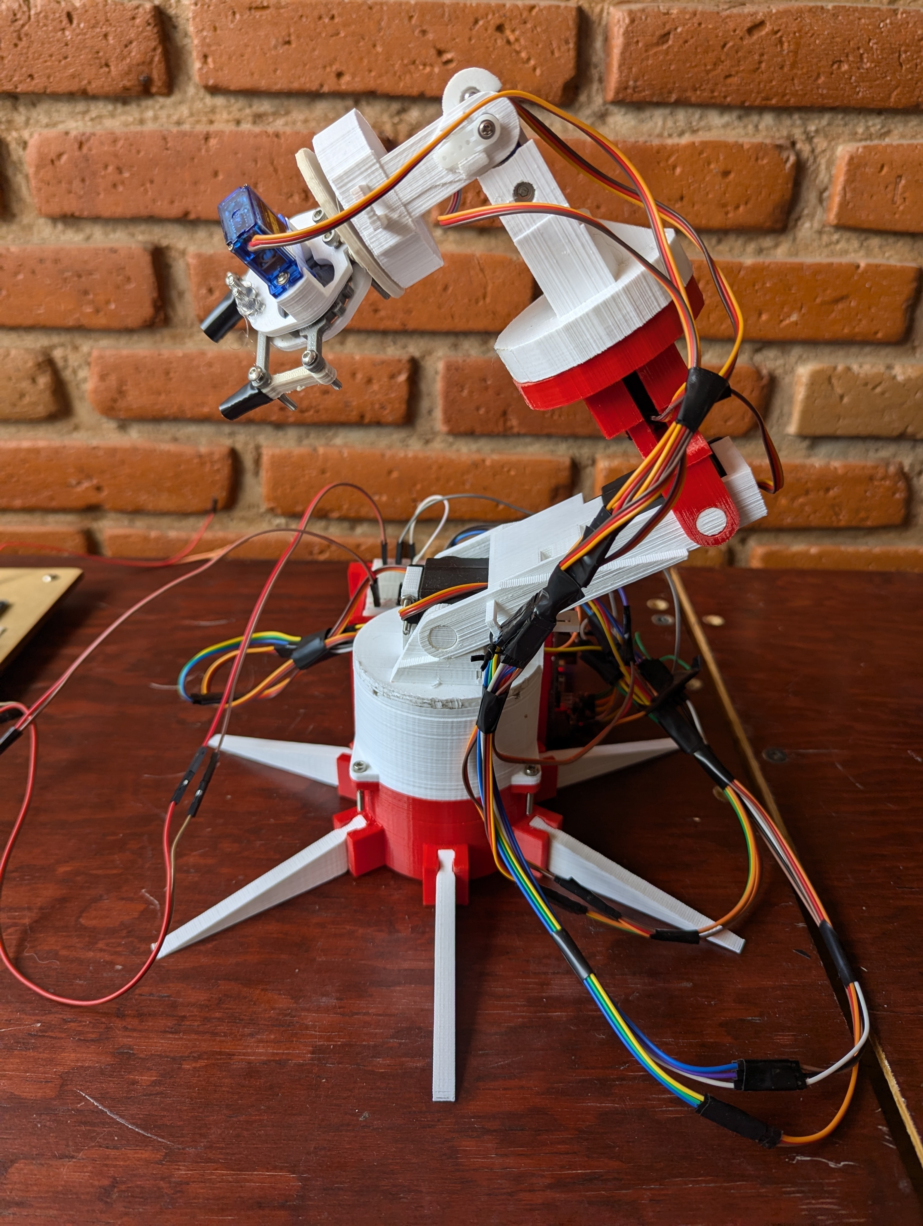 7-DEGREE ROBOTIC ARM WITH ARDUINO UNO AND PYTHON (SOFTWARE ONLY)