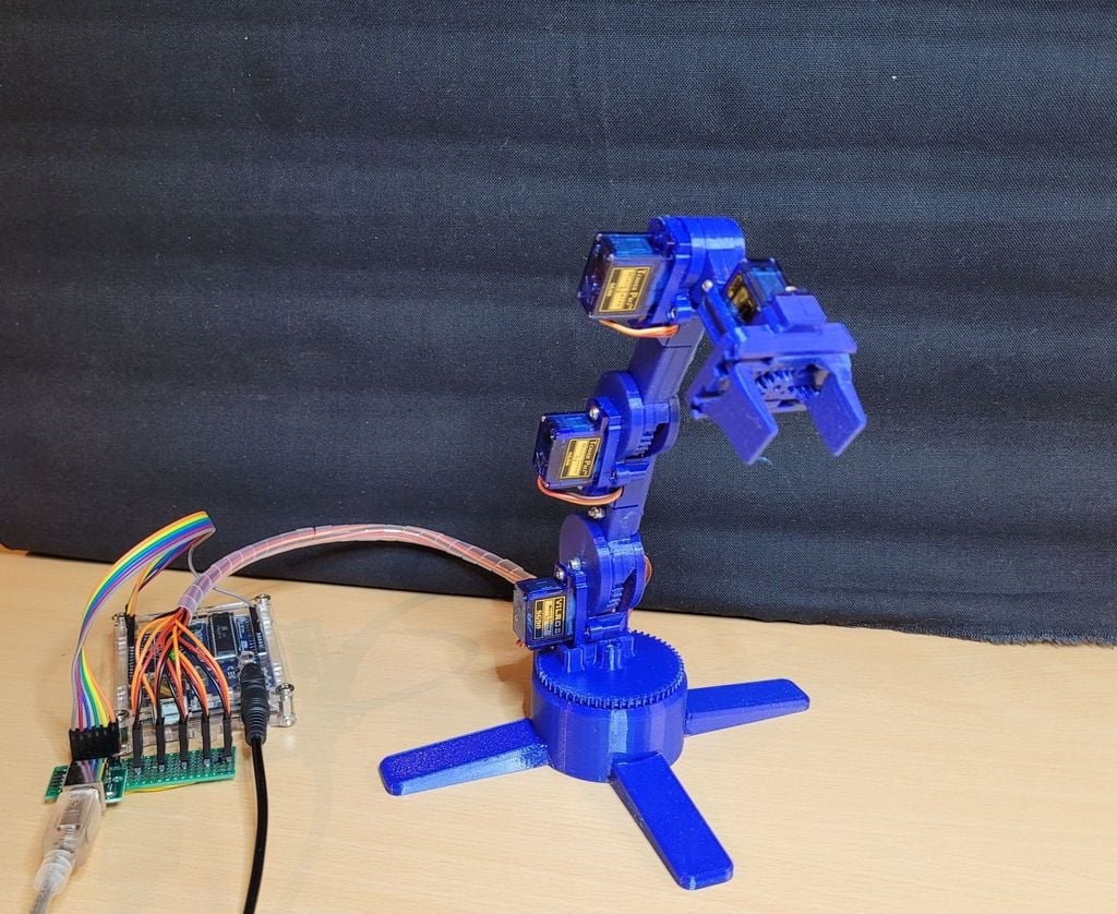 Blue SG90 mini robot arm