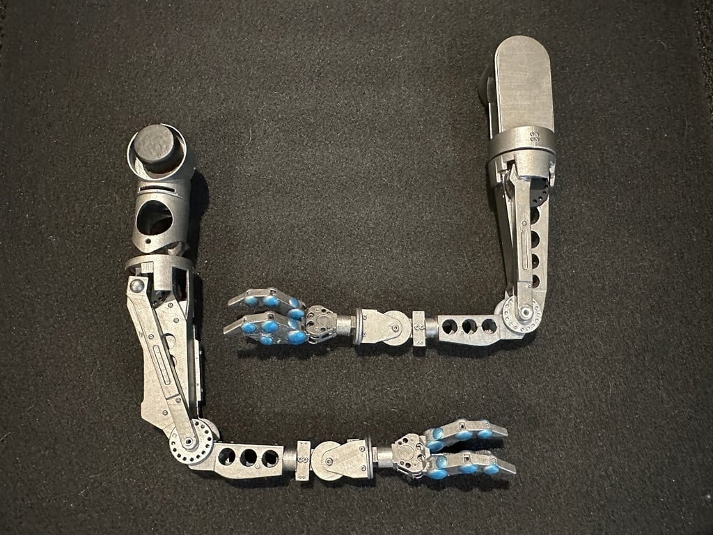 Short Circuit S.A.I.N.T robot arms - version 2
