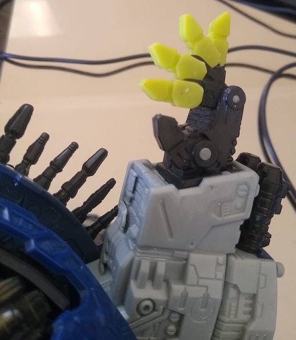 TRANSFORMERS PRIMUS SUPREME CLASS FINGER