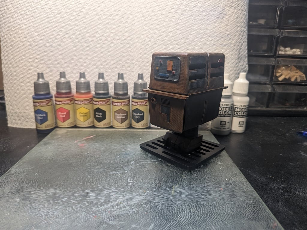 Gonk droid USB storage w/ Drawer