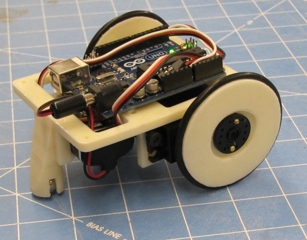 SCOUT - A PRINTABLE TRIBOT FRAME