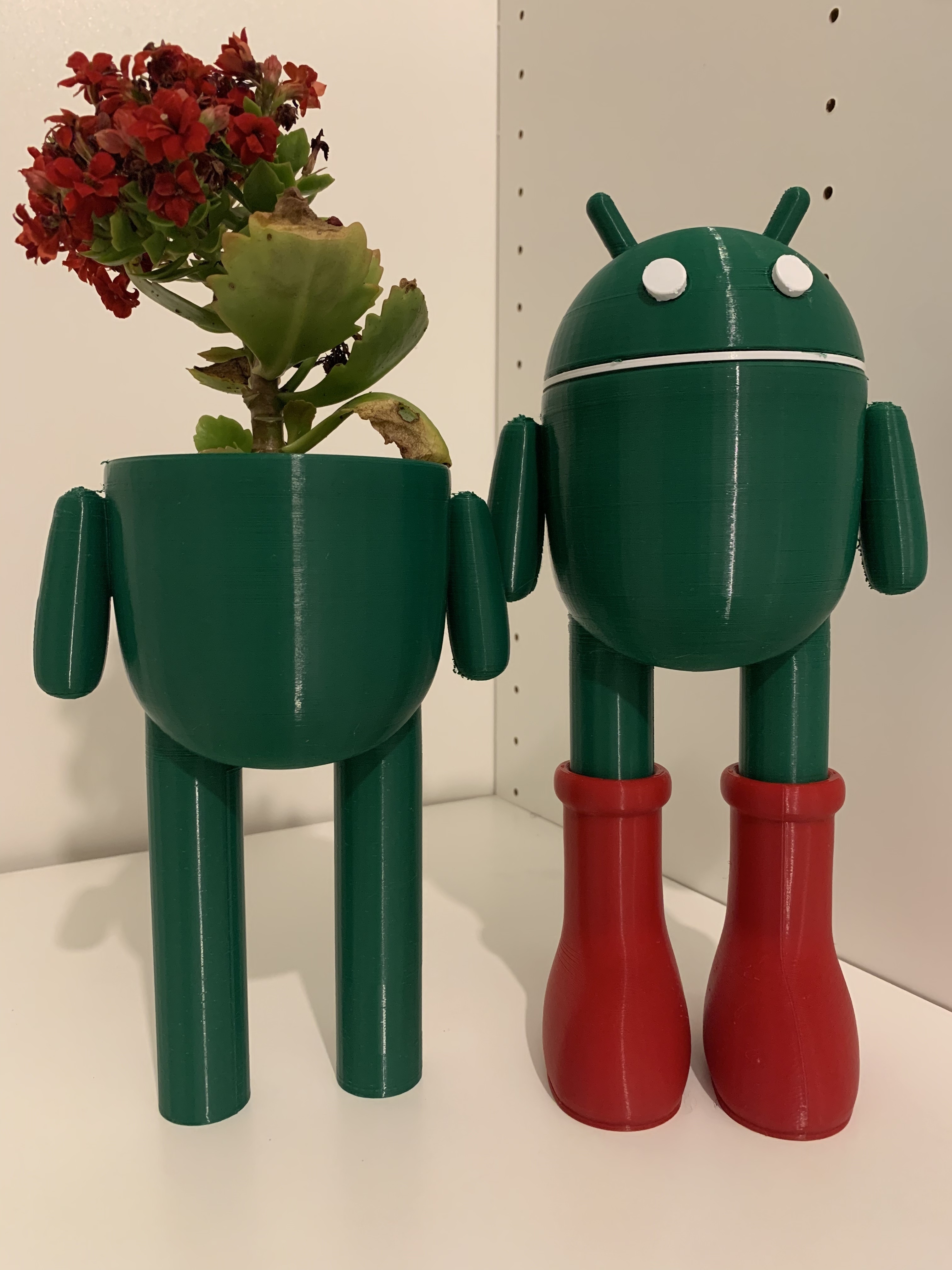 ANDROID ROBOT PLANTER OR CONTAINER