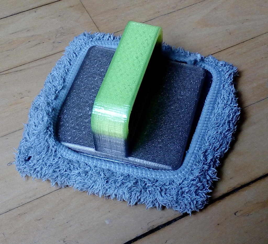 Glass cleaning handle
