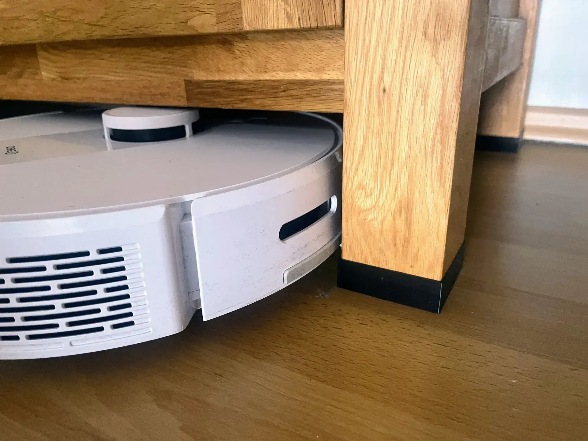 ROBOT VACUUM CLEANER-FRIENDLY SOCKET EXTENSION FOR SIDEBOARD - PARAMETERIZED