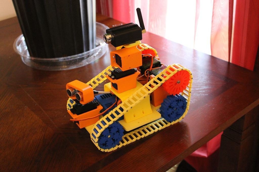 TRAXBOT - AN EZ-ROBOT BUILD