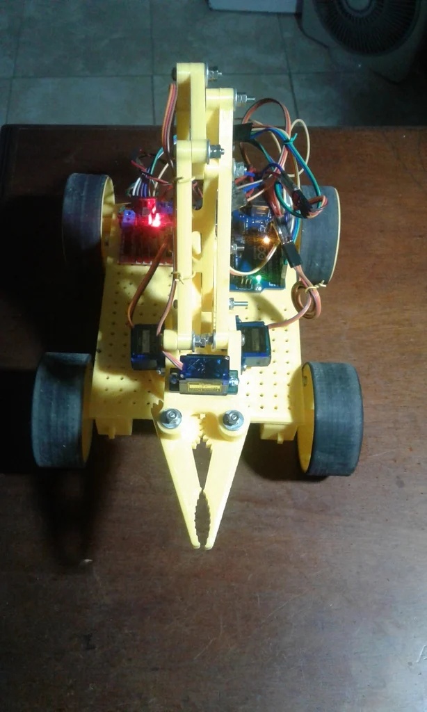 Robot 4x4 Car with Arm Arduino Controlled
