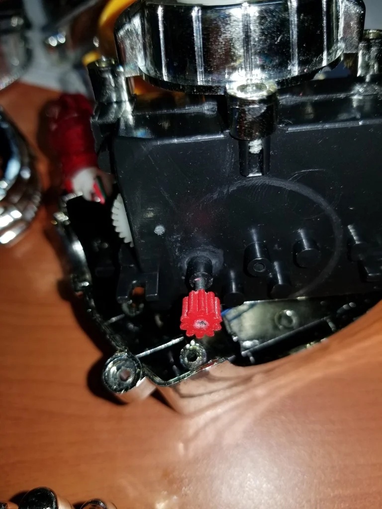 Yearlo Robots Gear