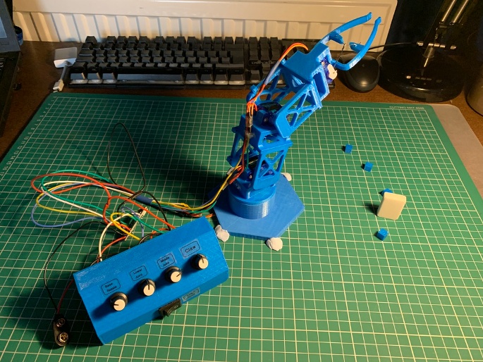 Simple Robot Arm Using Standard Servos, No Hardware
