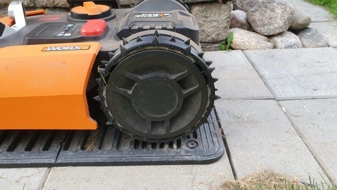Worx Landroid 2019- L-series tire