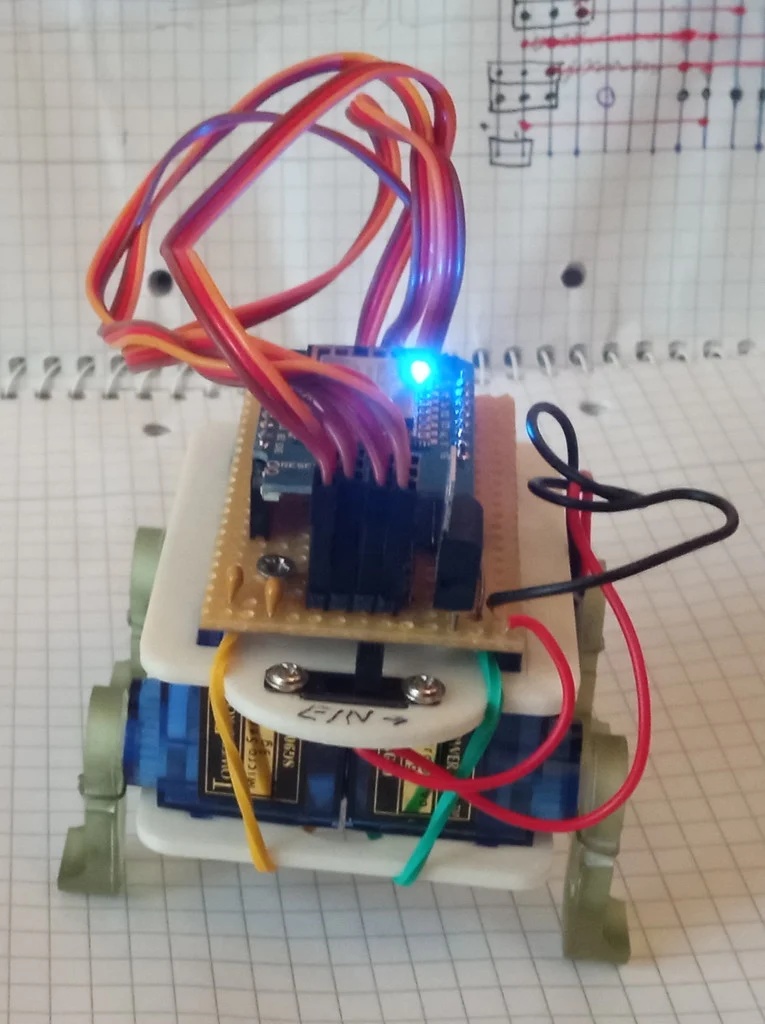 turtle - extremely simple four legged robot