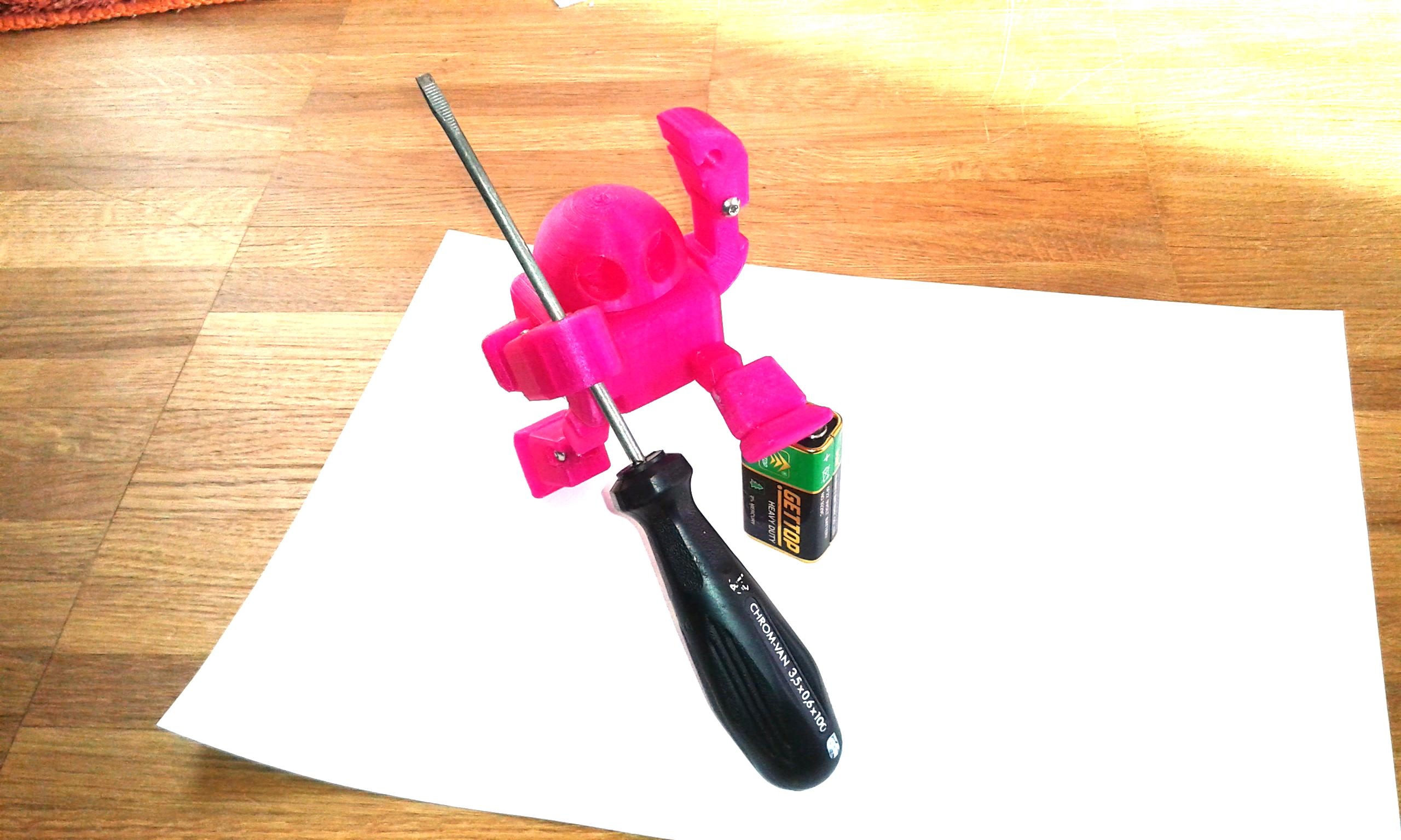 ROBOT FIGURE WITH FLEXIBLE JOINTS (PARAMETRIC, OPENSCAD)