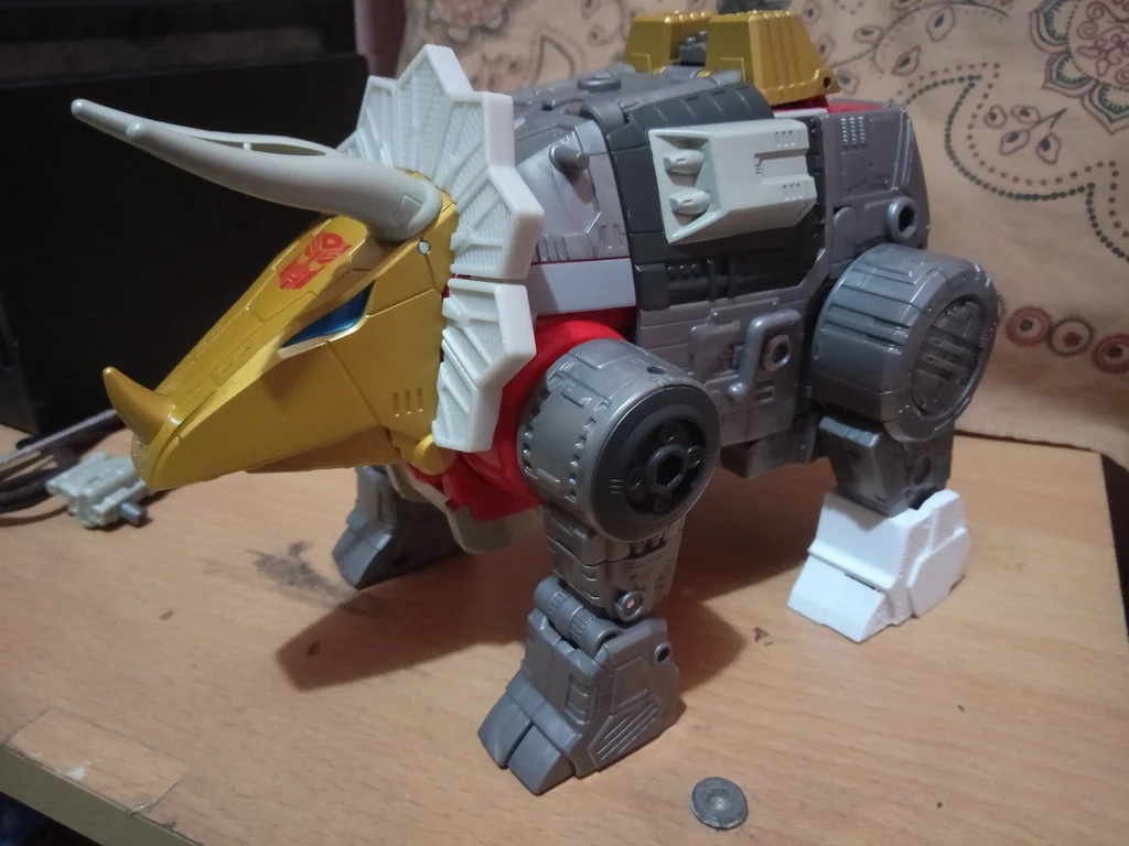 Studio Series Dinobot Slag dinosaur shoes