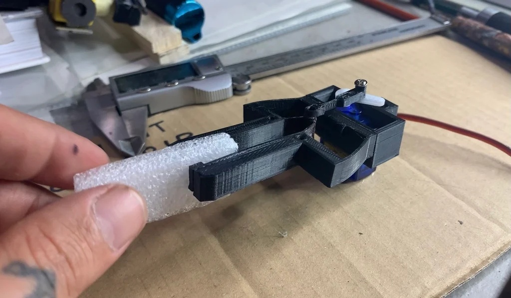 ONE PIECE ROBOT GRIP COMPLIANT