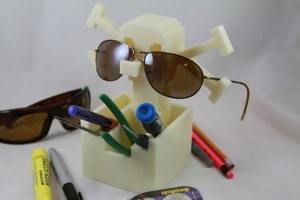 SKULLY THE 8 BIT ORGANIZER