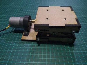 Scissor lift mechanism