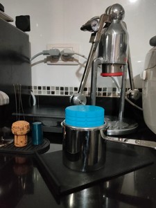 Cafelat Robot Tamp Level Checker