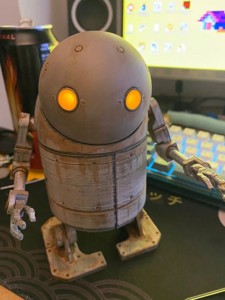 NieR Automata: Short Stubby Machine Lifeform with shiny eyes