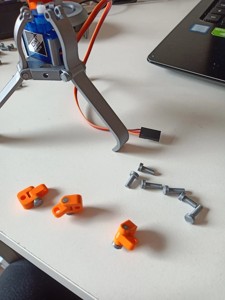 Chess Robot bolts replaced with plastic pin