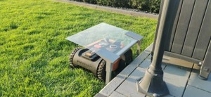ROBOT LAWN MOWER GARAGE V2