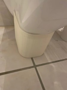 Toilet distancer for vacuum cleaner robot