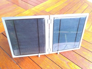 Autonomous IoT Temperature Monitoring with solar charger