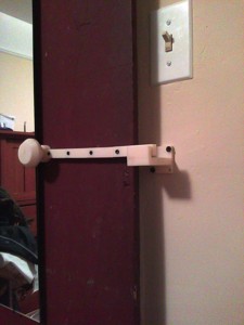 DOOR LATCH