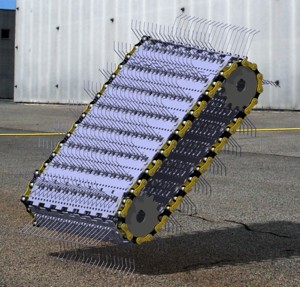 conveyor with claws