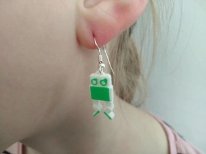 Otto DIY souvenir earrings