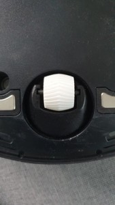 Modifiziertes Vorderrad zur besseren Hindernisüberwindung - Ecovacs Deebot Ozmo 950 (Modified front wheel for better overcoming obstacles)