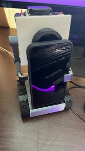 BUTTER BOT APPLE WATCH & PHONE STAND