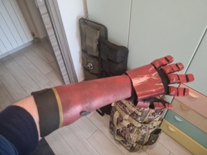 METAL GEAR SOLID VENOM SNAKE'S HAND GLOVE
