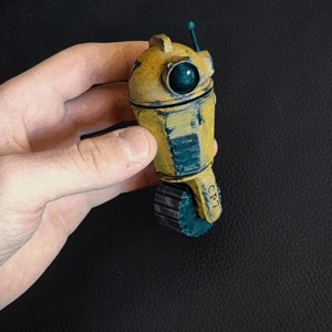 CUTE LETTER CARRIER ROBOT