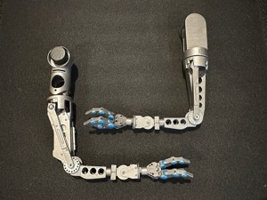 Short Circuit S.A.I.N.T robot arms - version 2