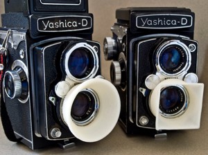 YASHICA D LENS HOOD