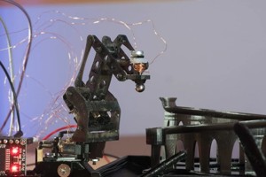 small robot arm with ball race