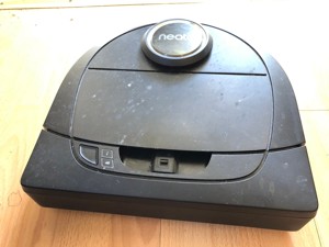 Neato dust bin latch