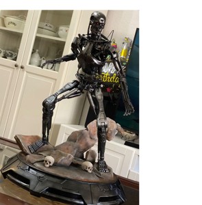 TERMINATOR T-800 ENDOSKELETON REKVIZIT T1